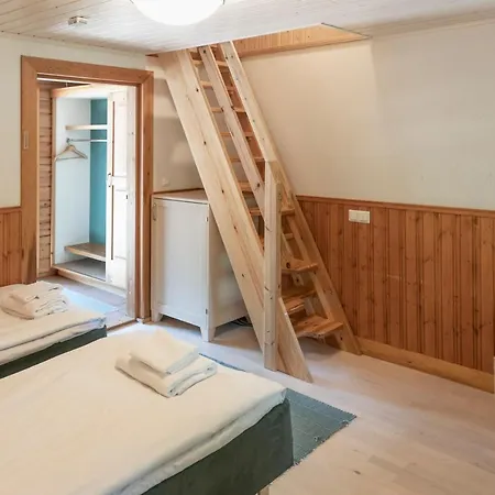 Bomban Karjalaiskylae, Carelian Village Hotel