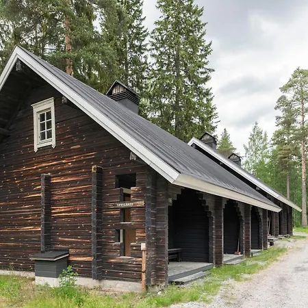 Bomban Karjalaiskylae, Carelian Village